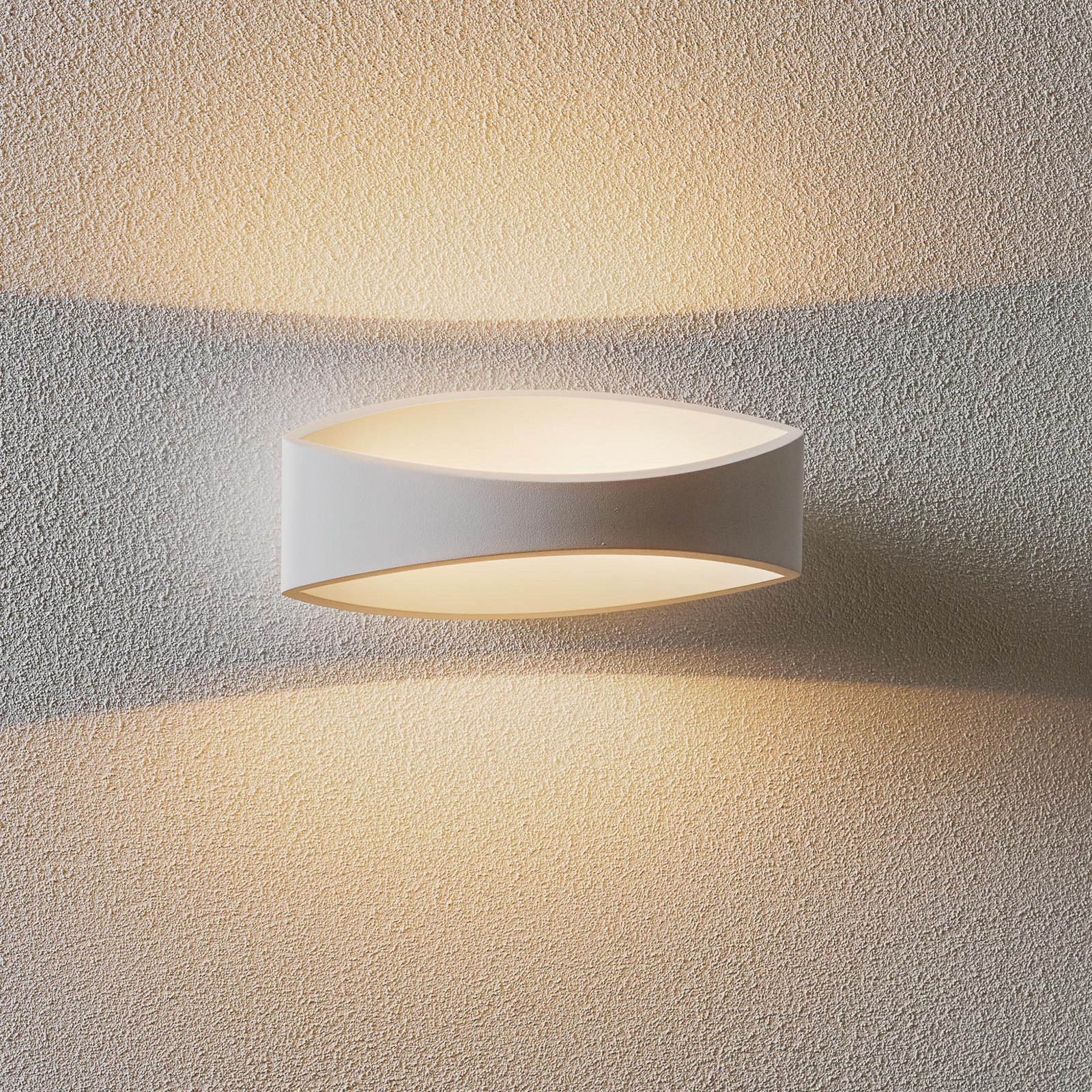 Perfectly shaped LED wall light Bridge